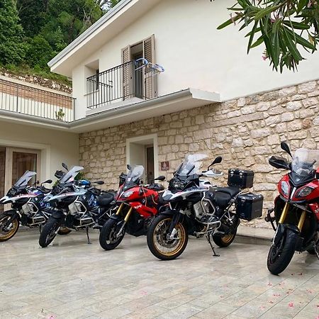 באוני Tarsis Guest House מראה חיצוני תמונה