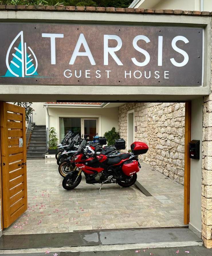 באוני Tarsis Guest House מראה חיצוני תמונה